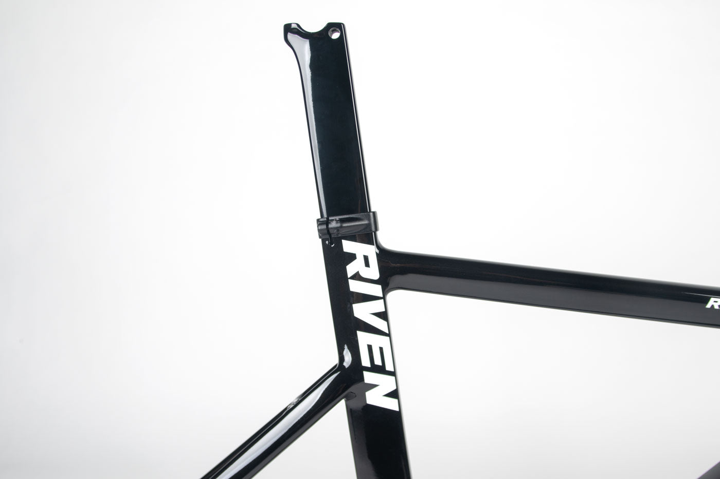 RIVEN Aero Track Black